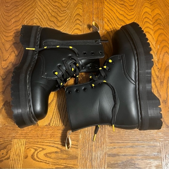 Dr. Martens Vegan Jadon II Boot Mono Platforms in Black Sz 12 Women's or Men 11 - Picture 7 of 14